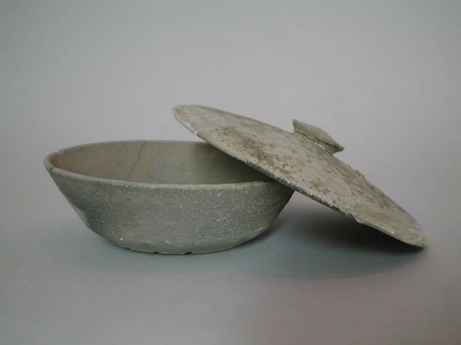 一宮市博物館データ検索システム｜須恵器：蓋付碗